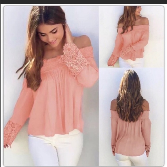 Tops - HP🎉XLP Peach Off Shoulder Blouse